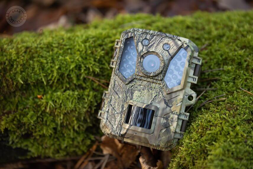 Neviditeľný nočný prísvit fotopasce OXE Gepard II zabezpečuje 22 LED diód s vlnovou dĺžkou 940 nm. Svietiace diódy sú v tme skutočne neviditeľné.