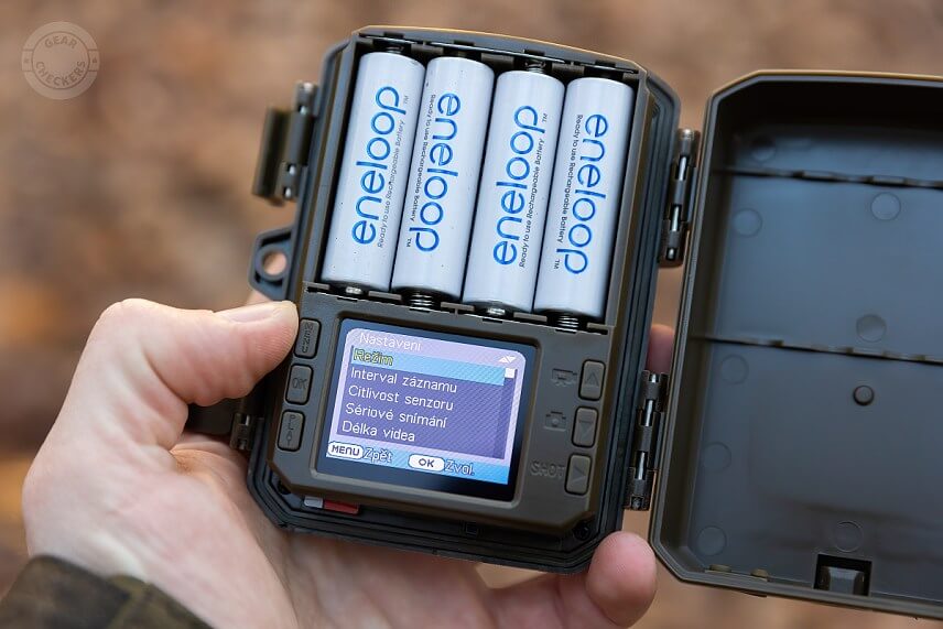 OXE Gepard II má dobrú ergonómiu - dostatočne veľké tlačidlá a 2” farebný LCD displej.